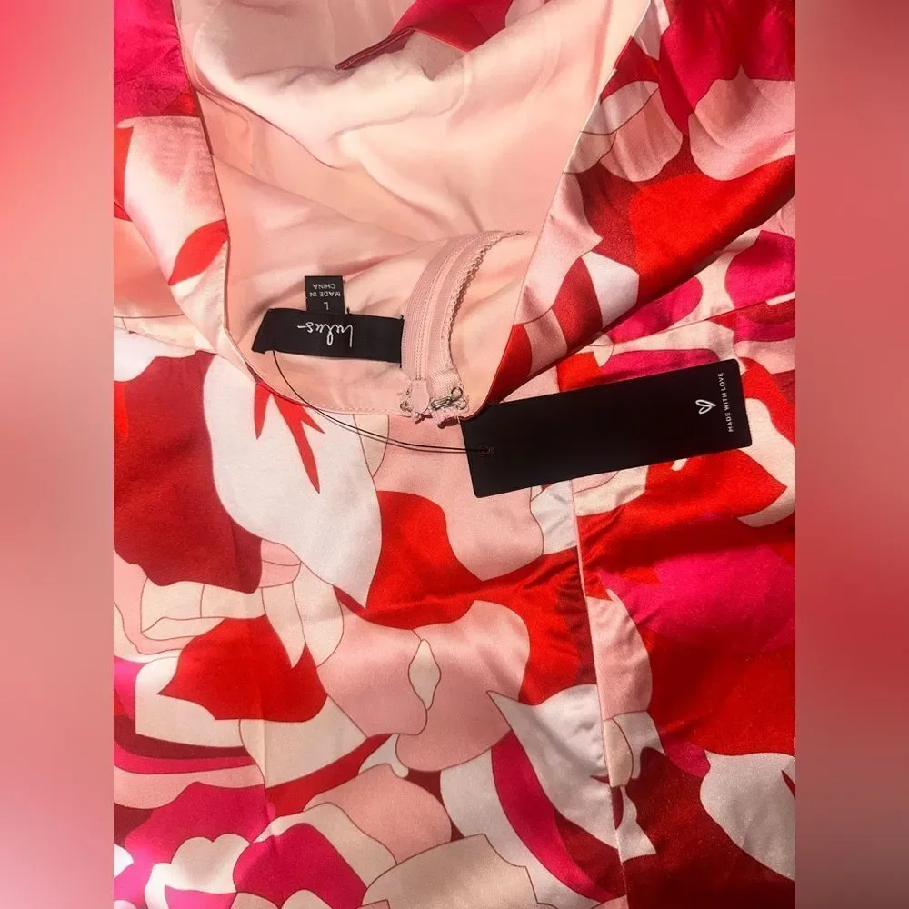 Lulu’s Satin Pink, Red and White Floral Halter Neck Romper. Size L. NWT